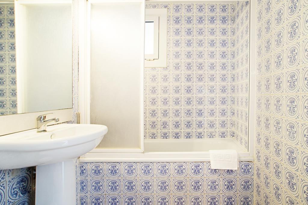 Fira Guest House Barcelona Exterior photo