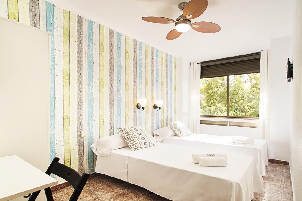 Fira Guest House Barcelona Exterior photo